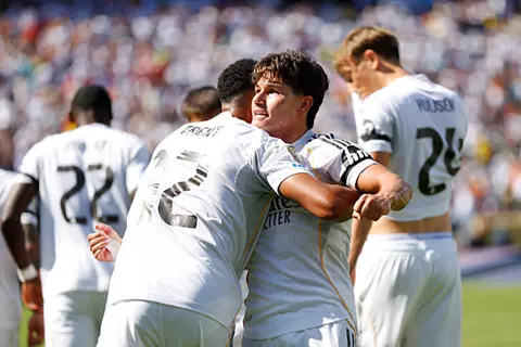 الثانية على التوالي.. أرنولد يواصل تقديم الهدايا في ريال مدريد